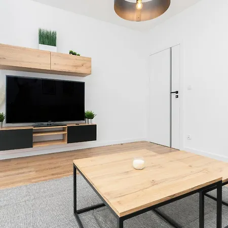 Navalis With Parking In By Renters