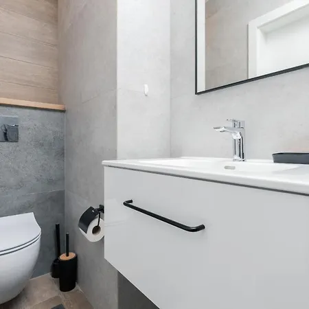 Navalis With Parking In By Renters Apartament Gdynia
