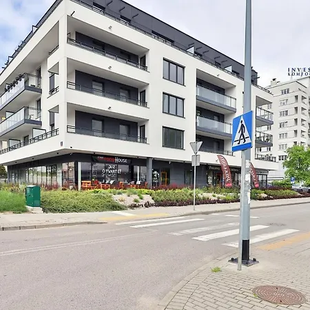 Navalis With Parking In By Renters