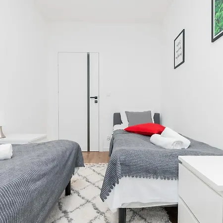 Navalis With Parking In By Renters Gdynia