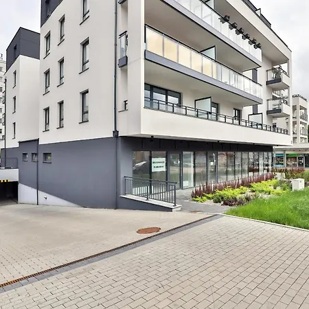 Navalis With Parking In By Renters Apartmán
